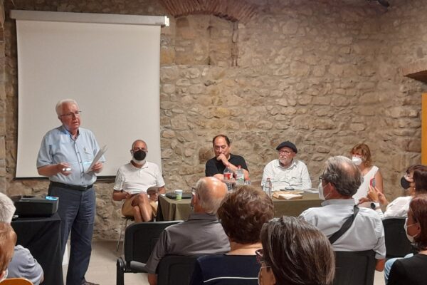 11-Joan Portals disserta sobre dues respostes a les pandèmies a l’entorn de la vall alta de la Tordera